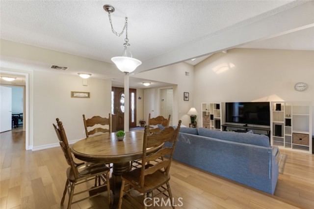 Detail Gallery Image 8 of 40 For 17567 Doric St, Granada Hills,  CA 91344 - 3 Beds | 2 Baths