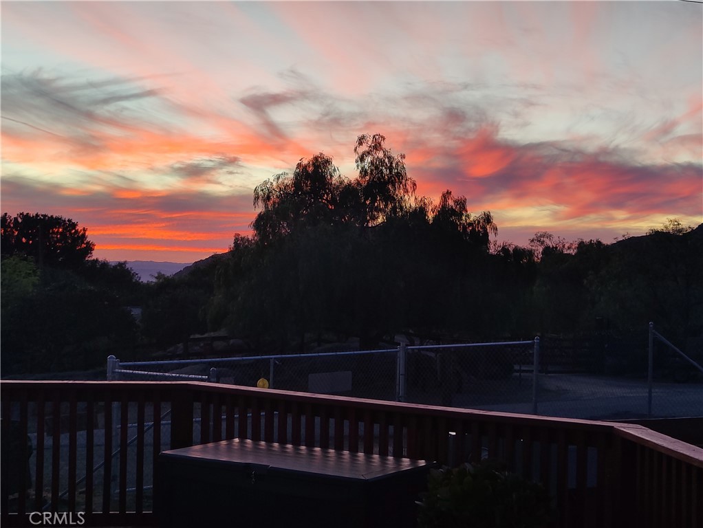 https://media.crmls.org/medias/de8b7ef8-9464-4984-807f-dec42fc6d56c.jpg?preset=X-Large