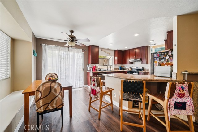 11415 Aberdeen, Fontana CA: https://media.crmls.org/medias/de8bd96b-495c-44dd-8bcc-417a1f8d0838.jpg