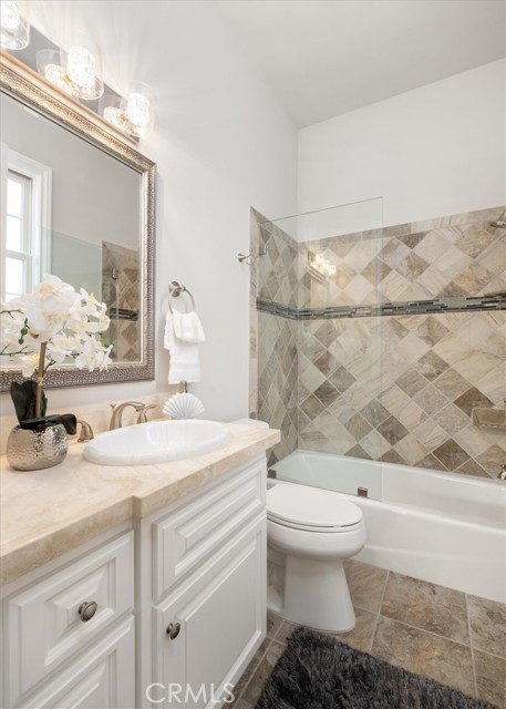 4976 Odessa Avenue, Encino CA: https://media.crmls.org/medias/de8c06e3-b655-49ef-a67a-fb38d8485a86.jpg
