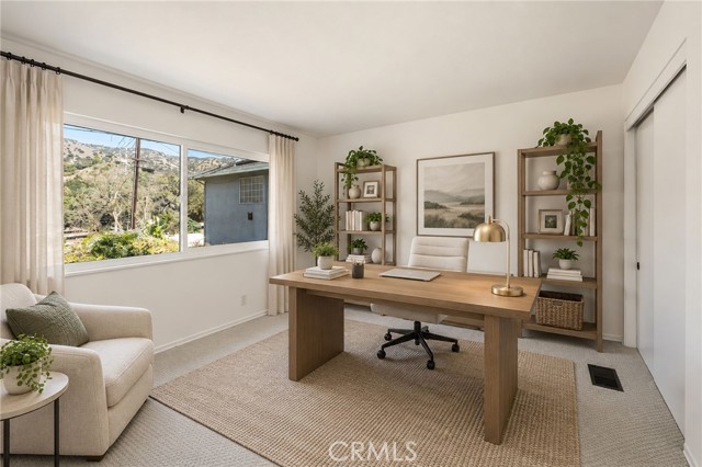 925 Eastglen photo 52