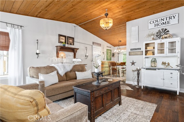 4225 Farousse Way, Paso Robles CA: https://media.crmls.org/medias/de8c86cc-4b57-43ca-aa80-94f28b064284.jpg