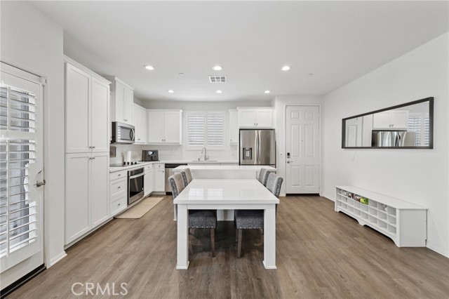 5422 Luna Way, Bonsall CA: https://media.crmls.org/medias/de8d4dc3-8a5b-4afb-bb5c-5ead9fca9669.jpg