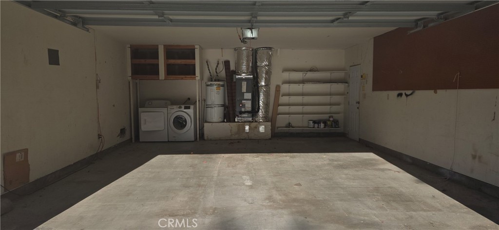 https://media.crmls.org/medias/de8dc6e5-d268-4b65-9f37-946440b93401.jpg?preset=X-Large