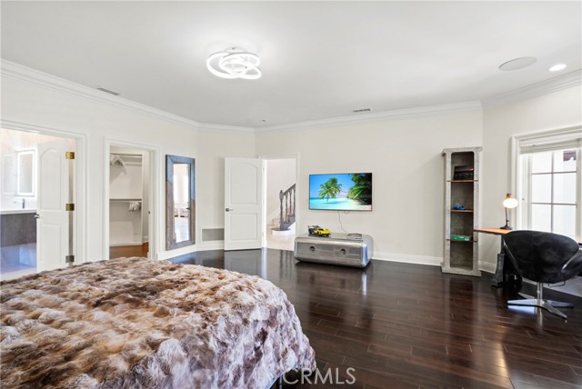 13320 Mulholland Drive, Beverly Hills CA: https://media.crmls.org/medias/de8e2998-1801-40c1-ba9b-e4e8a3bb253f.jpg
