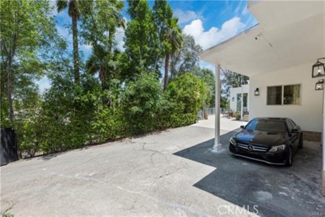 Detail Gallery Image 18 of 25 For 5353 Shirley, Tarzana,  CA 91356 - 5 Beds | 4 Baths