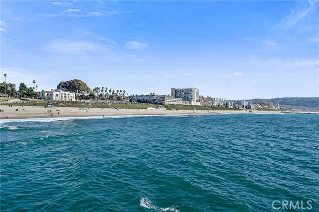 515 Lucia Avenue, Redondo Beach, California 90277, 5 Bedrooms Bedrooms, ,2 BathroomsBathrooms,Residential,Sold,Lucia,SB22045236