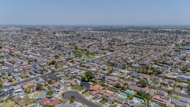Detail Gallery Image 5 of 38 For 16781 Daisy Ave, Fountain Valley,  CA 92708 - 4 Beds | 3/1 Baths