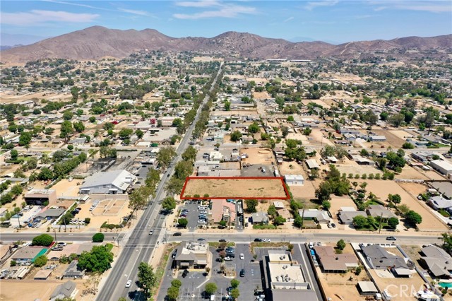 Detail Gallery Image 11 of 21 For 866 6th St, Norco,  CA 92860 - – Beds | – Baths