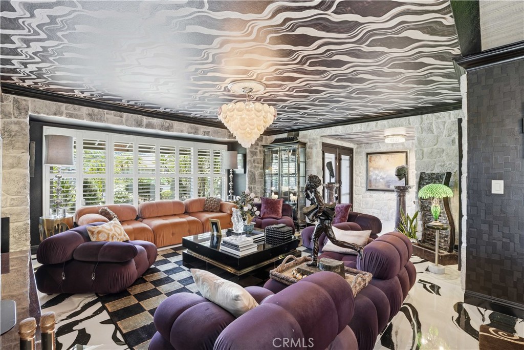 https://media.crmls.org/medias/de915973-6fbe-49d2-acb4-e8ce21f15e6c.jpg?preset=X-Large