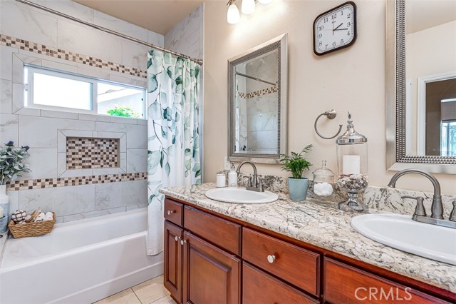 335 E Francis Avenue, La Habra CA: https://media.crmls.org/medias/de92680f-a1f1-49e6-83b8-bc74e04f76bb.jpg