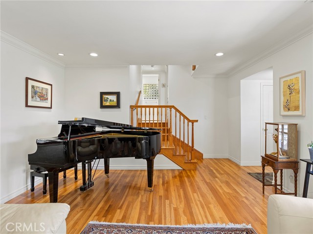 Detail Gallery Image 19 of 72 For 1012 N Sunset Canyon Dr, Burbank,  CA 91504 - 3 Beds | 2 Baths