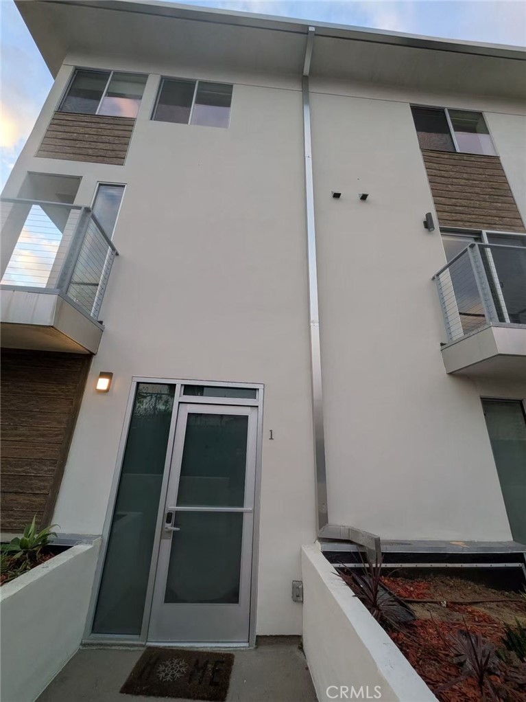 1245 N New Hampshire Ave #1