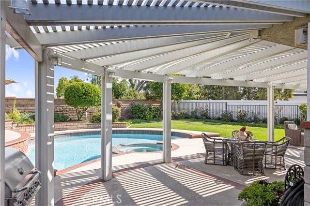 21035 Timber Ridge Road, Yorba Linda CA: https://media.crmls.org/medias/de9358f1-5821-4a89-94e0-a09104d91516.jpg