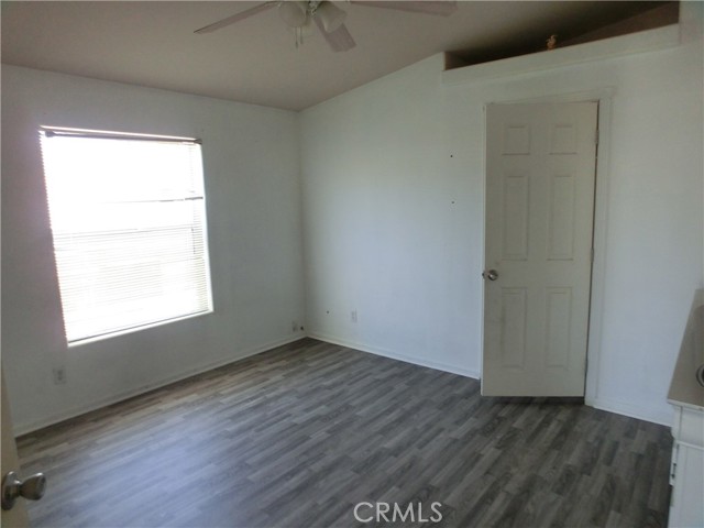 20843 Waalew Road, Apple Valley CA: https://media.crmls.org/medias/de935b52-a3f4-4621-a4f4-a67793760726.jpg