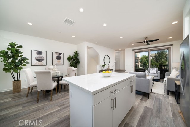 Detail Gallery Image 8 of 18 For 120 Cadence, Irvine,  CA 92618 - 2 Beds | 2/1 Baths