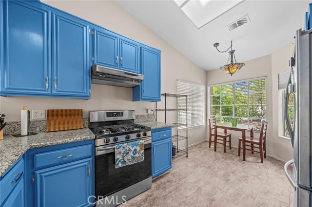 Detail Gallery Image 10 of 42 For 30632 Shoreline Dr, Menifee,  CA 92584 - 4 Beds | 2/1 Baths