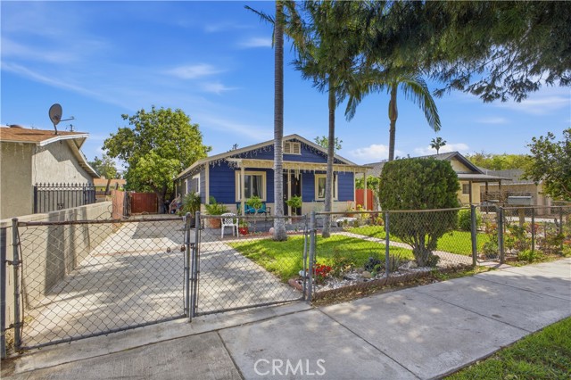 Detail Gallery Image 4 of 45 For 611 S Laurel Ave, Ontario,  CA 91762 - 4 Beds | 1 Baths