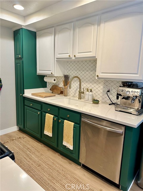 Detail Gallery Image 11 of 20 For 1045 E 3rd #4,  Long Beach,  CA 90802 - 2 Beds | 2 Baths