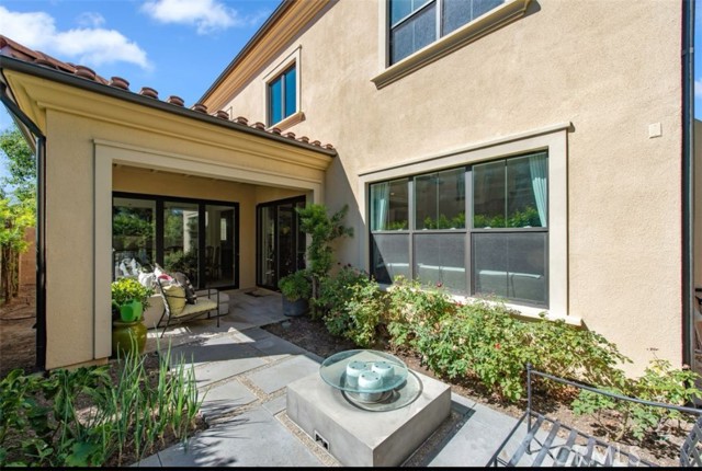 Detail Gallery Image 9 of 22 For 117 Frontier, Irvine,  CA 92620 - 4 Beds | 4/1 Baths