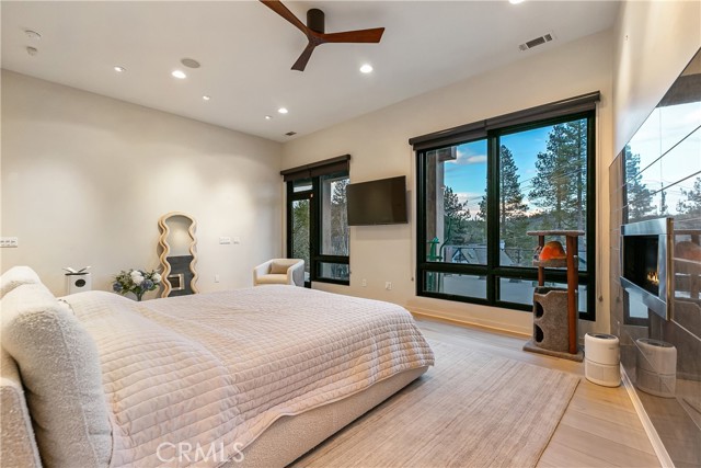 Detail Gallery Image 26 of 61 For 748 Brentwood Dr, Lake Arrowhead,  CA 92352 - 4 Beds | 4 Baths