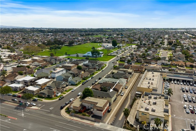 Detail Gallery Image 7 of 7 For 17021 Pinehurst, Huntington Beach,  CA 92647 - – Beds | – Baths