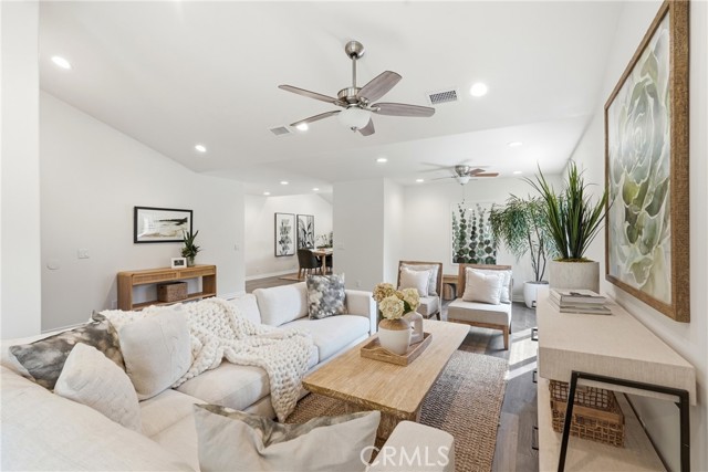 Detail Gallery Image 3 of 39 For 3240 Brace Canyon, Burbank,  CA 91504 - 3 Beds | 2/1 Baths