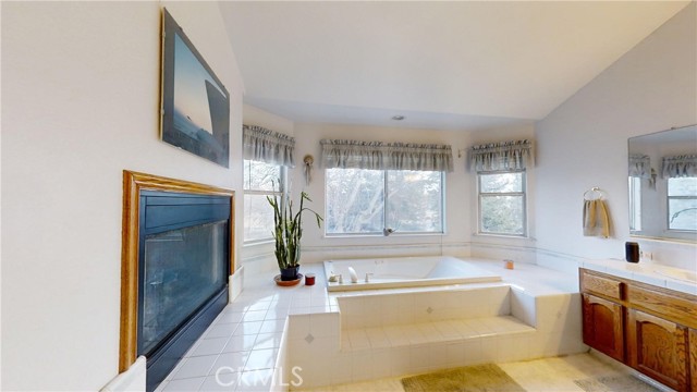 Detail Gallery Image 24 of 43 For 212 Hill View Ln., Coalinga,  CA 93210 - 5 Beds | 3 Baths