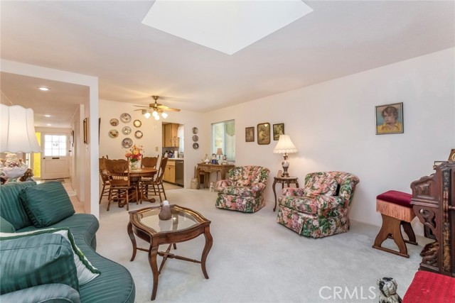 Detail Gallery Image 4 of 37 For 26856 Oak Branch Cir, Newhall,  CA 91321 - 2 Beds | 2 Baths