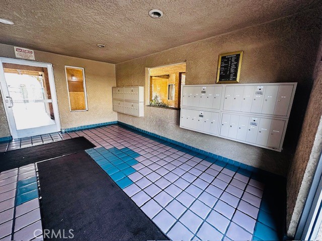 Detail Gallery Image 6 of 14 For 6100 Rugby Ave #105,  Huntington Park,  CA 90255 - 2 Beds | 2 Baths