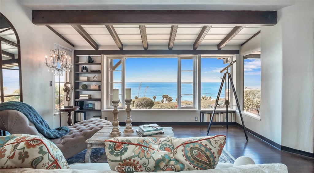 31112 Monterey Street Laguna Beach CA 92651