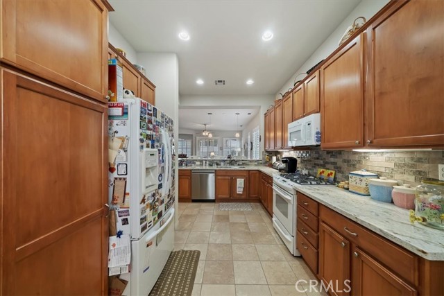 Detail Gallery Image 7 of 32 For 19484 Biltmore Rd, Apple Valley,  CA 92308 - 2 Beds | 2 Baths