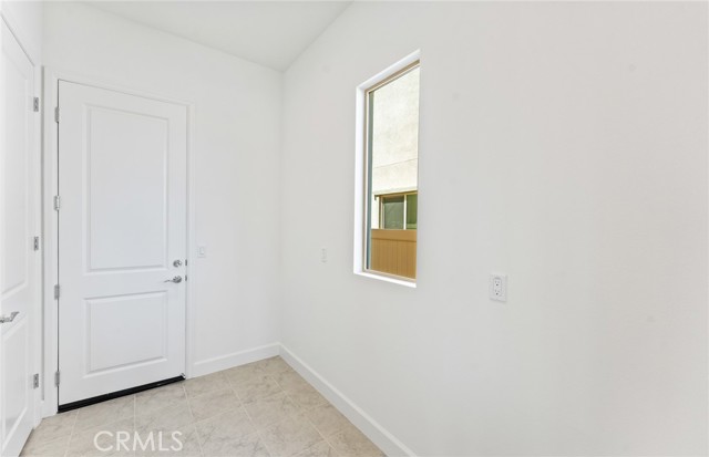 17602 Col Ranch Drive, Riverside CA: https://media.crmls.org/medias/de97d6f0-6c01-4ef1-b34f-20b5d4fe7eb8.jpg