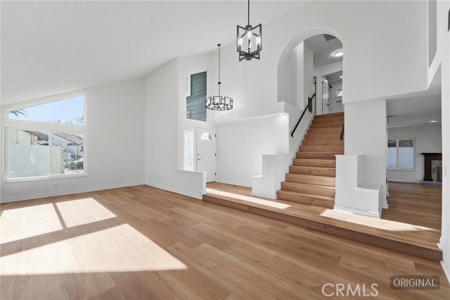 Detail Gallery Image 4 of 40 For 13047 Garris, Granada Hills,  CA 91344 - 4 Beds | 3 Baths