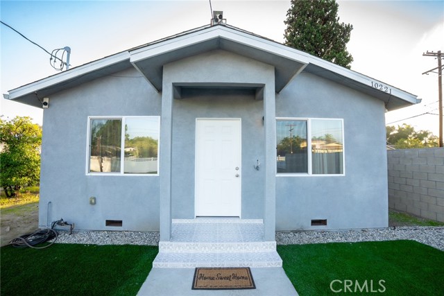 Detail Gallery Image 3 of 12 For 10219 Lev, Arleta,  CA 91331 - 2 Beds | 1 Baths