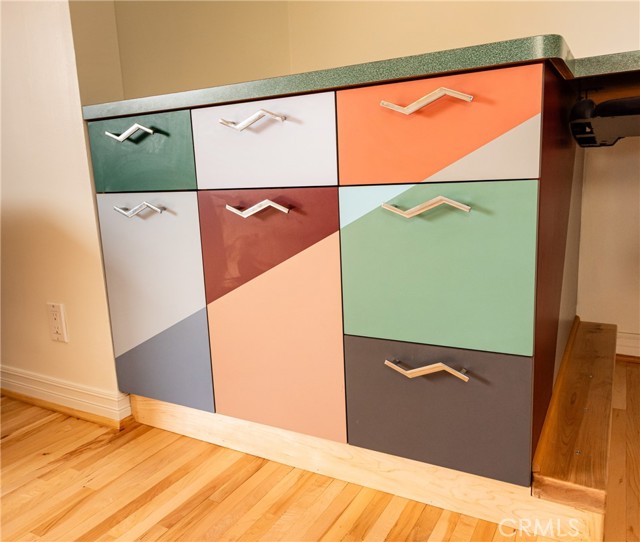 Detail Gallery Image 16 of 33 For 2007 W 180th Pl, Torrance,  CA 90504 - 4 Beds | 3 Baths