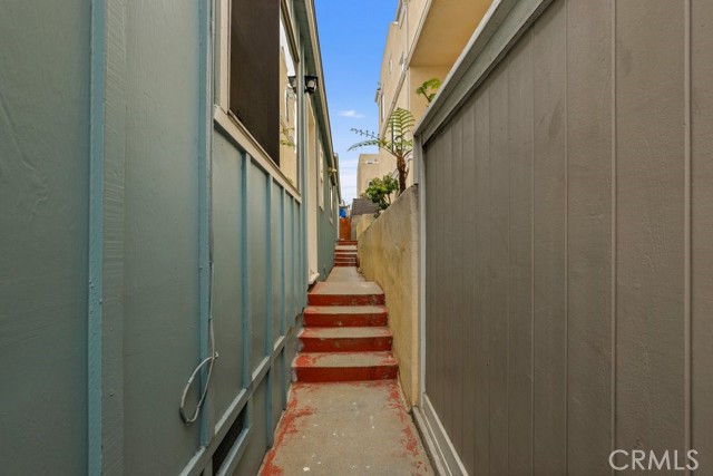 818 Cypress Avenue, Hermosa Beach, California 90254, ,Residential Income,Sold,Cypress,SB21237916