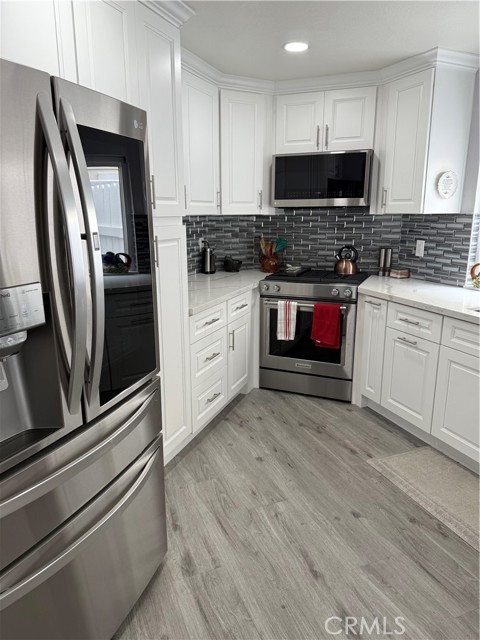 305 21st Street, Huntington Beach CA: https://media.crmls.org/medias/de9a59b9-3628-46b8-b10d-e1d95f278aa2.jpg