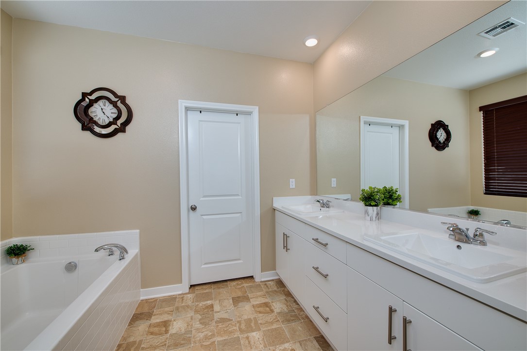 Detail Gallery Image 18 of 43 For 30760 Singletree, Homeland,  CA 92548 - 5 Beds | 3/1 Baths