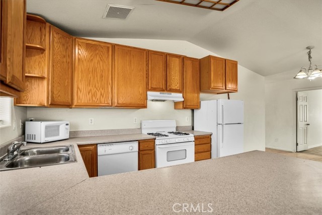 Detail Gallery Image 8 of 37 For 5564 Mariposa, Twentynine Palms,  CA 92277 - 3 Beds | 2 Baths