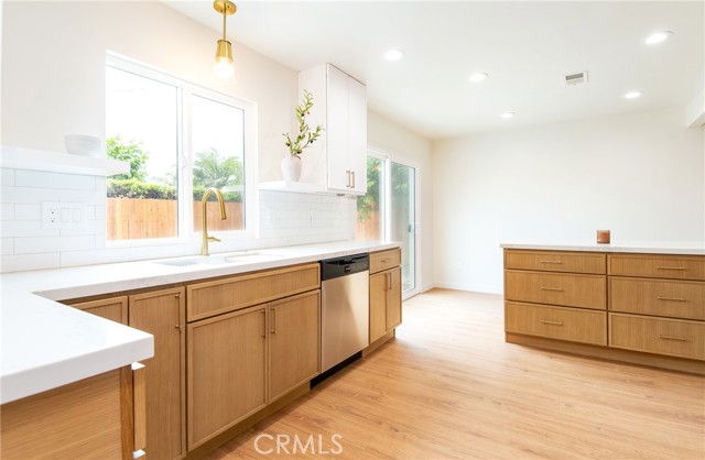5808 Adele Avenue, Whittier CA: https://media.crmls.org/medias/de9ab00d-8a18-4a27-8a15-6e907358eabf.jpg