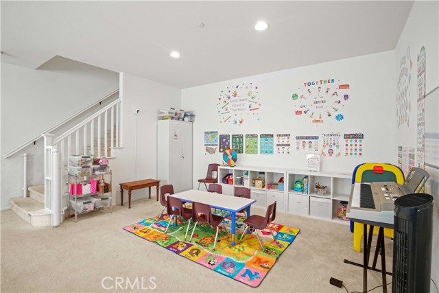 3223 W Avenue J7, Lancaster CA: https://media.crmls.org/medias/de9acb66-4ba6-4dc7-81e4-64d7eff74920.jpg