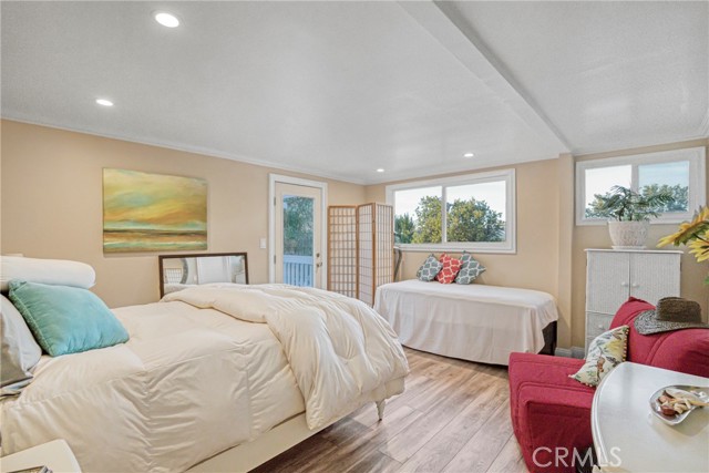 4201 Topanga Canyon Blvd, Woodland Hills CA: https://media.crmls.org/medias/de9b9bec-51db-4398-bb3b-85fcb3b167ff.jpg