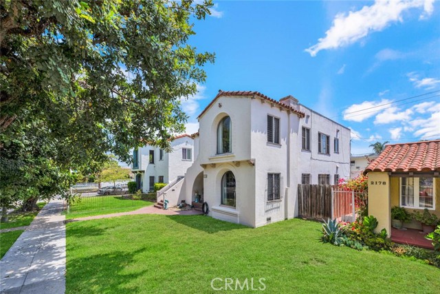 2184 Cedar Avenue, Long Beach CA: https://media.crmls.org/medias/de9bc9fc-b6d6-4c1b-a7b9-130c76111734.jpg