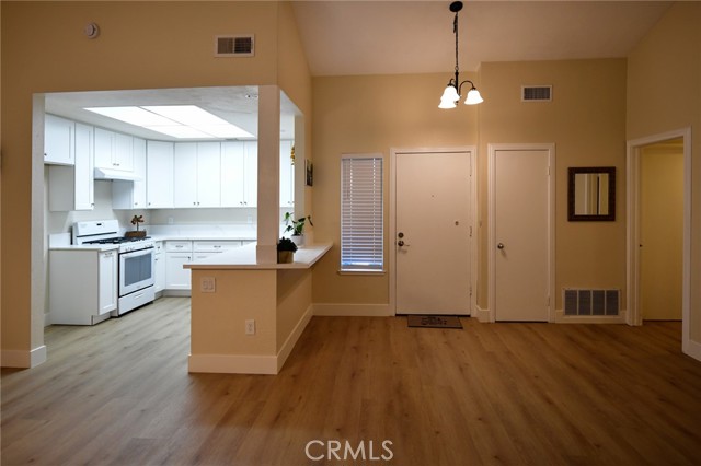 Detail Gallery Image 6 of 25 For 684 Parkview Drive, Lake Elsinore,  CA 92530 - 2 Beds | 1 Baths