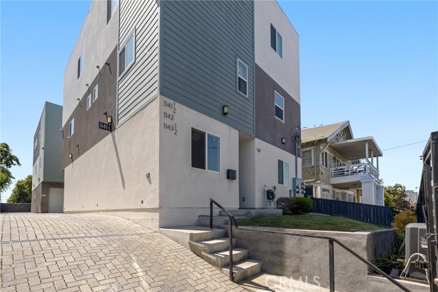 Detail Gallery Image 1 of 53 For 1143 Irolo St, Los Angeles,  CA 90006 - 12 Beds | 14 Baths