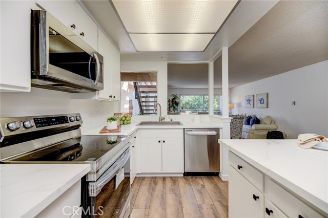 Detail Gallery Image 13 of 41 For 5917 Armaga Spring Rd #N,  Rancho Palos Verdes,  CA 90275 - 2 Beds | 2 Baths