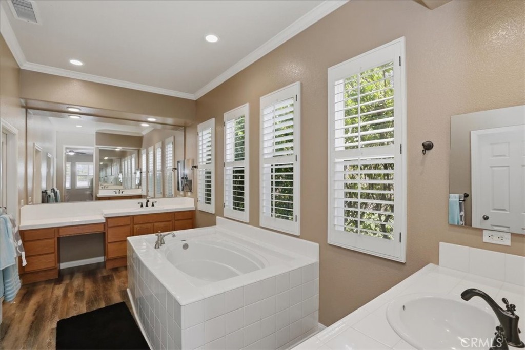 https://media.crmls.org/medias/de9d9197-38ce-49a8-8365-940e9d43d617.jpg?preset=X-Large