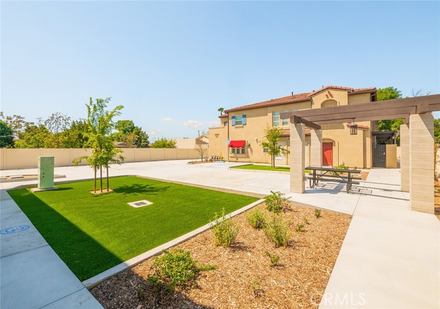 Detail Gallery Image 19 of 21 For 1185 W Grand #3,  Pomona,  CA 91766 - 3 Beds | 3 Baths