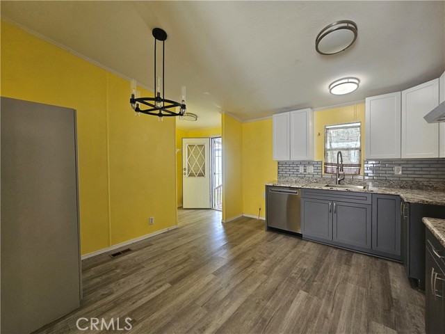 Detail Gallery Image 10 of 22 For 350 E San Jacinto Ave #71,  Perris,  CA 92571 - 3 Beds | 2 Baths